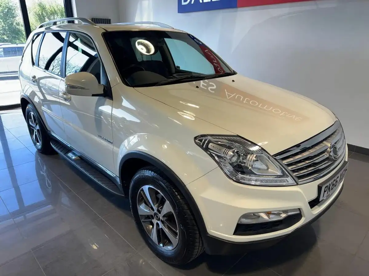 2016-kgm-ssangyong-rexton-w-22td-ex-t-tronic-big-2