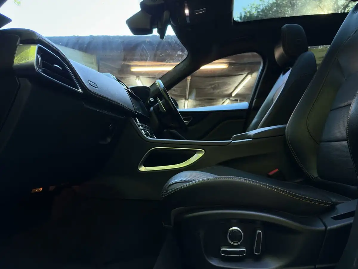 2020-jaguar-f-pace-30td-300-sport-big-16