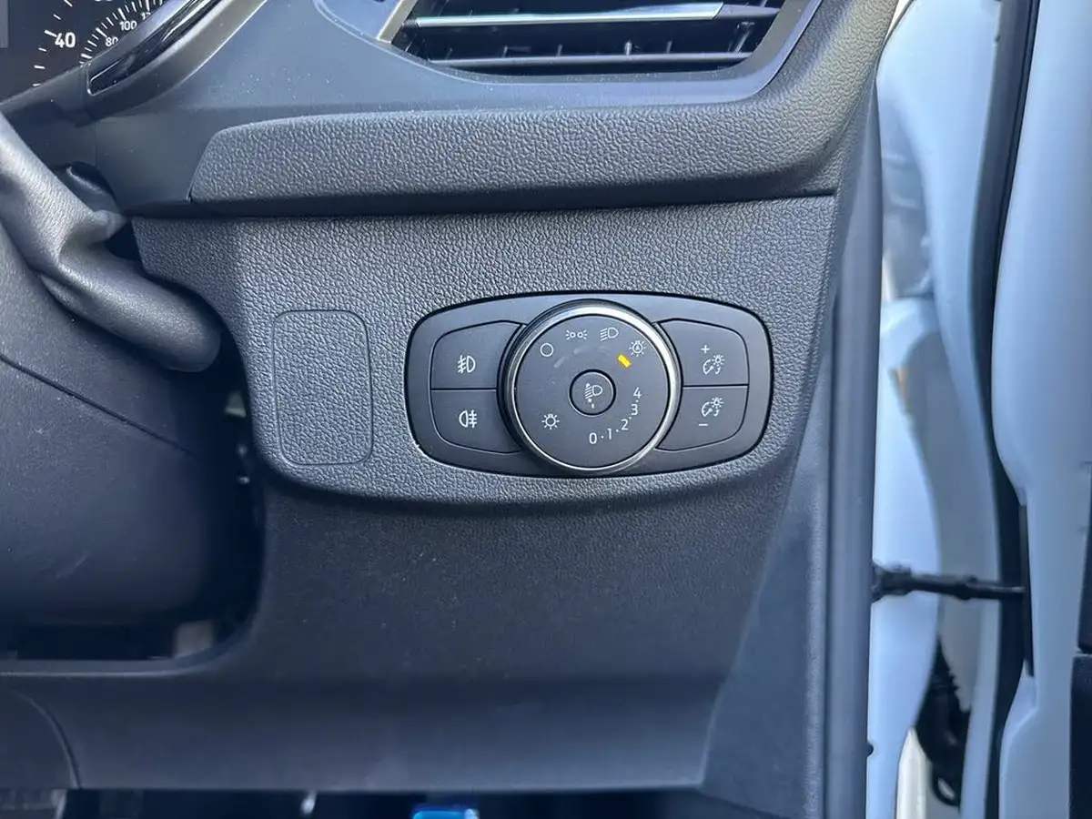 2025-ford-focus-10t-st-line-125ps-hatchback-big-22