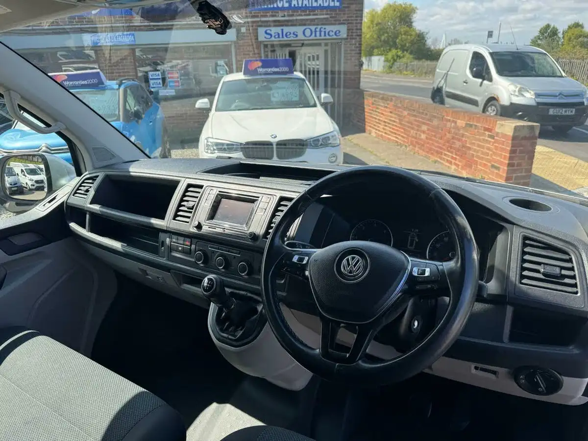 2019-volkswagen-transporter-20tdi-t28-highline-bmt-swb-102pseu6-big-12