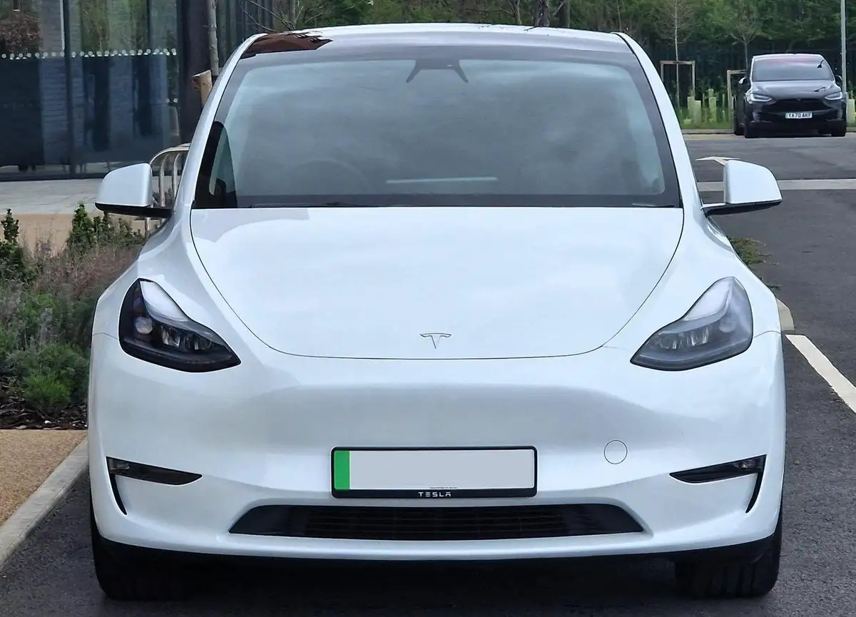 2023-tesla-model-y-e-long-range-big-7