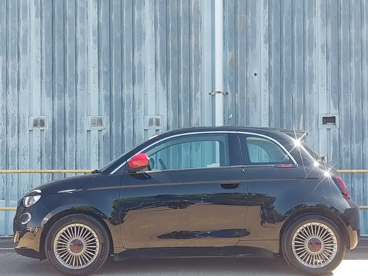 2022-fiat-500-e-red-93bhp-big-3