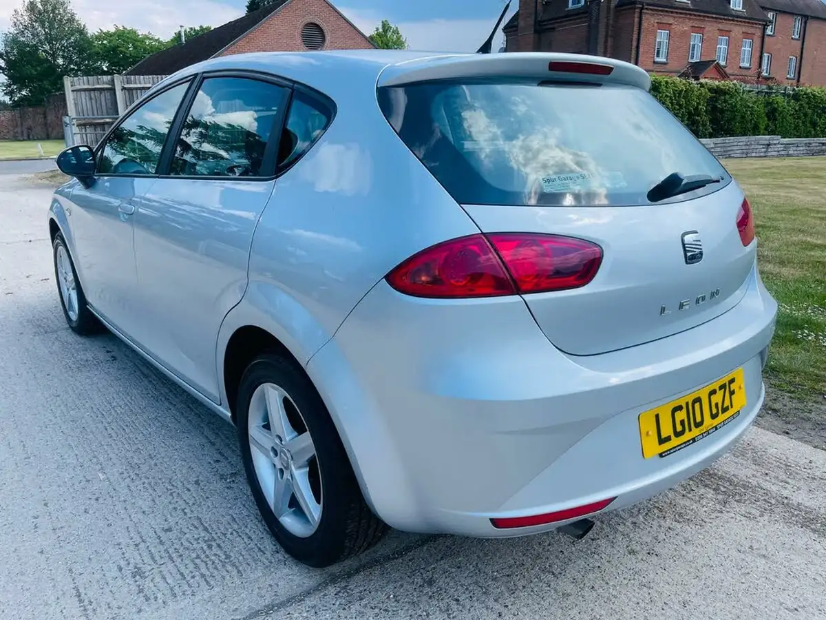 2010-seat-leon-19td-s-emocion-big-8