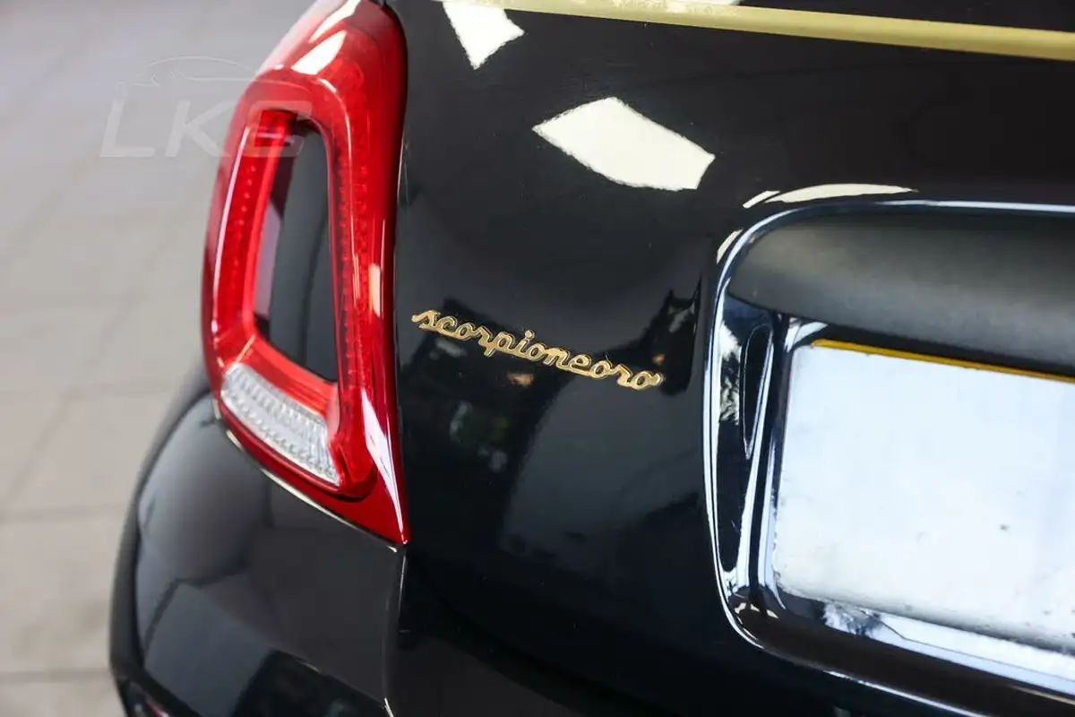 2021-abarth-595-14-tjet-scorpioneoro-big-11