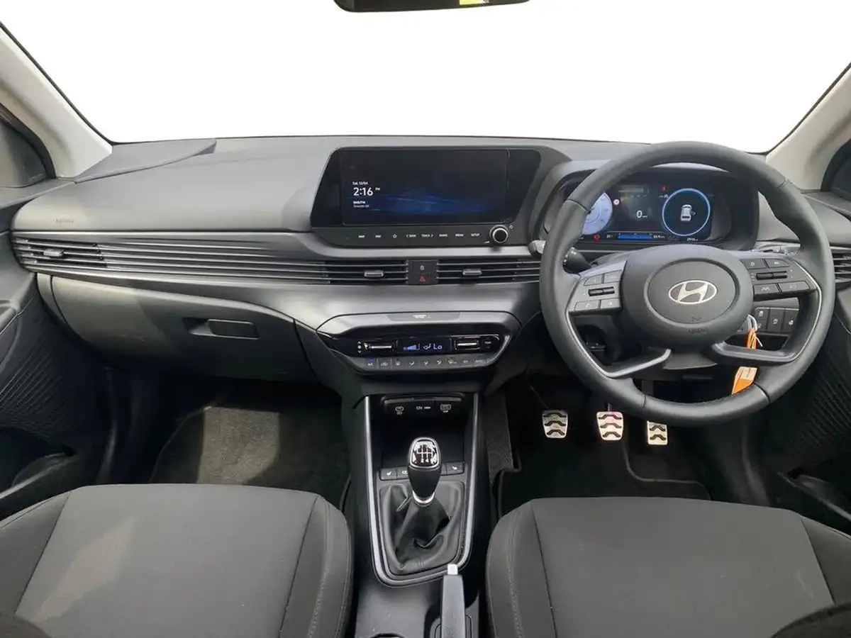 2024-hyundai-bayon-10-t-gdi-premium-100ps-two-tone-roof-big-9
