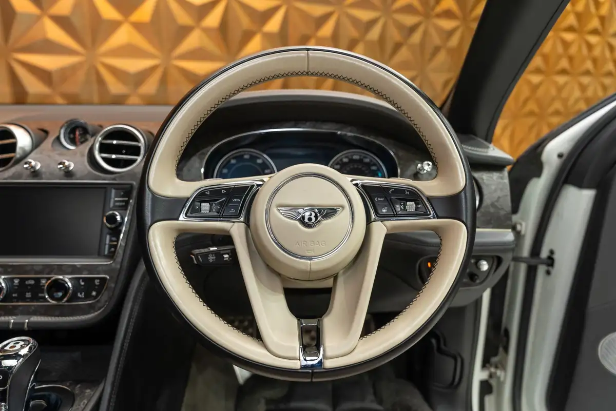 2018-bentley-bentayga-60-w12-big-23