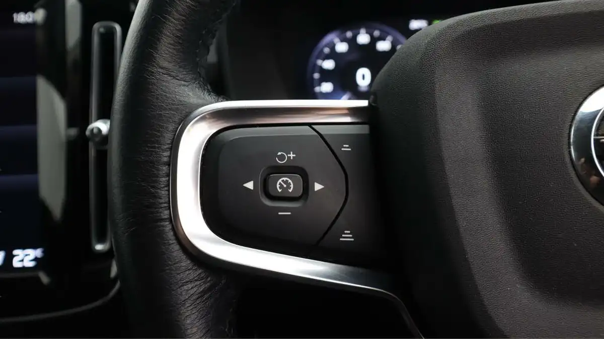 2020-volvo-xc40-20-b4-inscription-pro-big-24