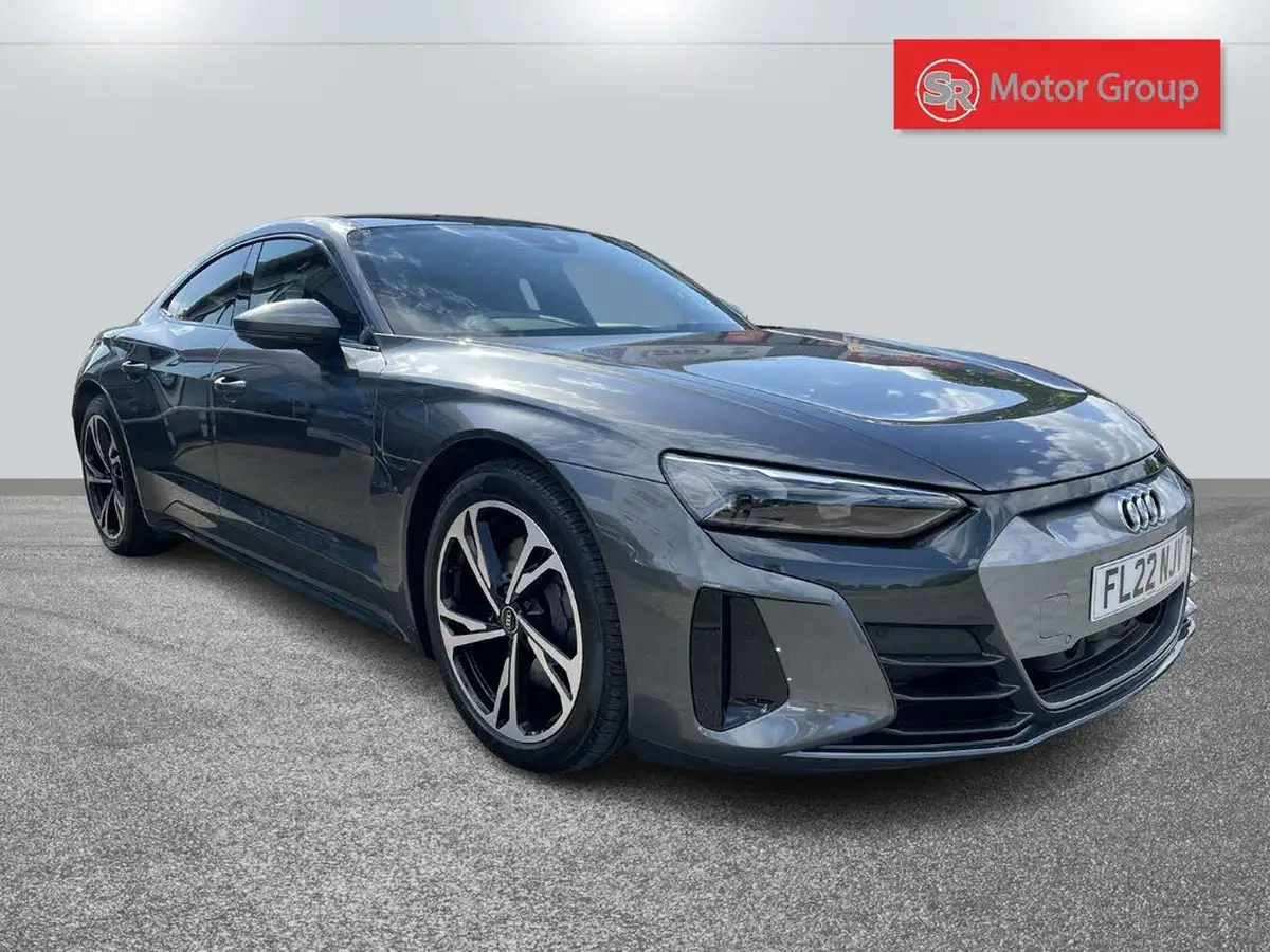 2022-audi-e-tron-gt-e-big-7