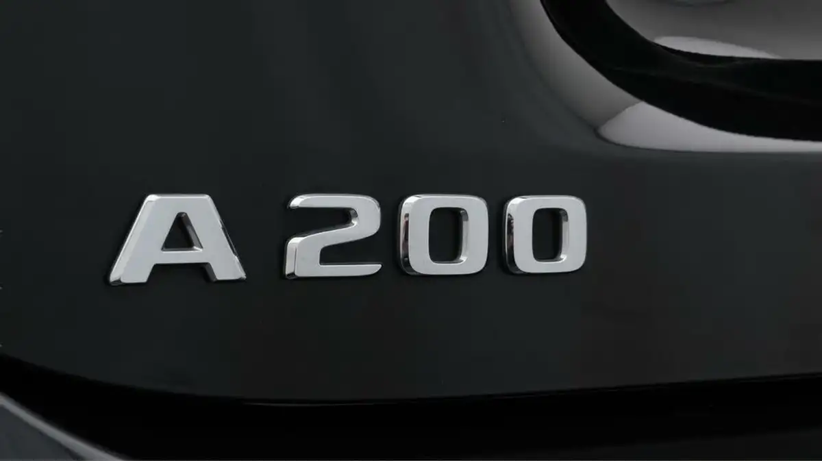 2020-mercedes-benz-a-class-13-a200-amg-line-executive-hatchback-5d-big-21
