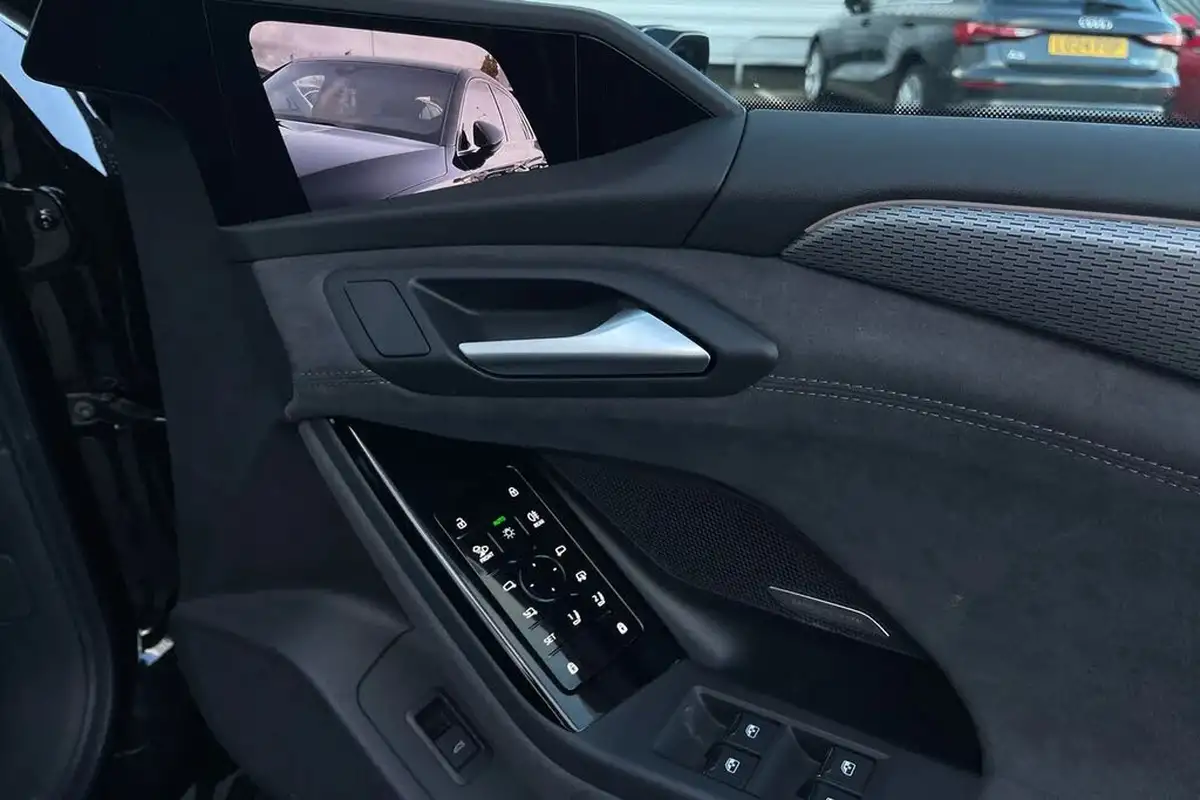 2025-audi-a6-e-tron-e-launch-edition-big-19