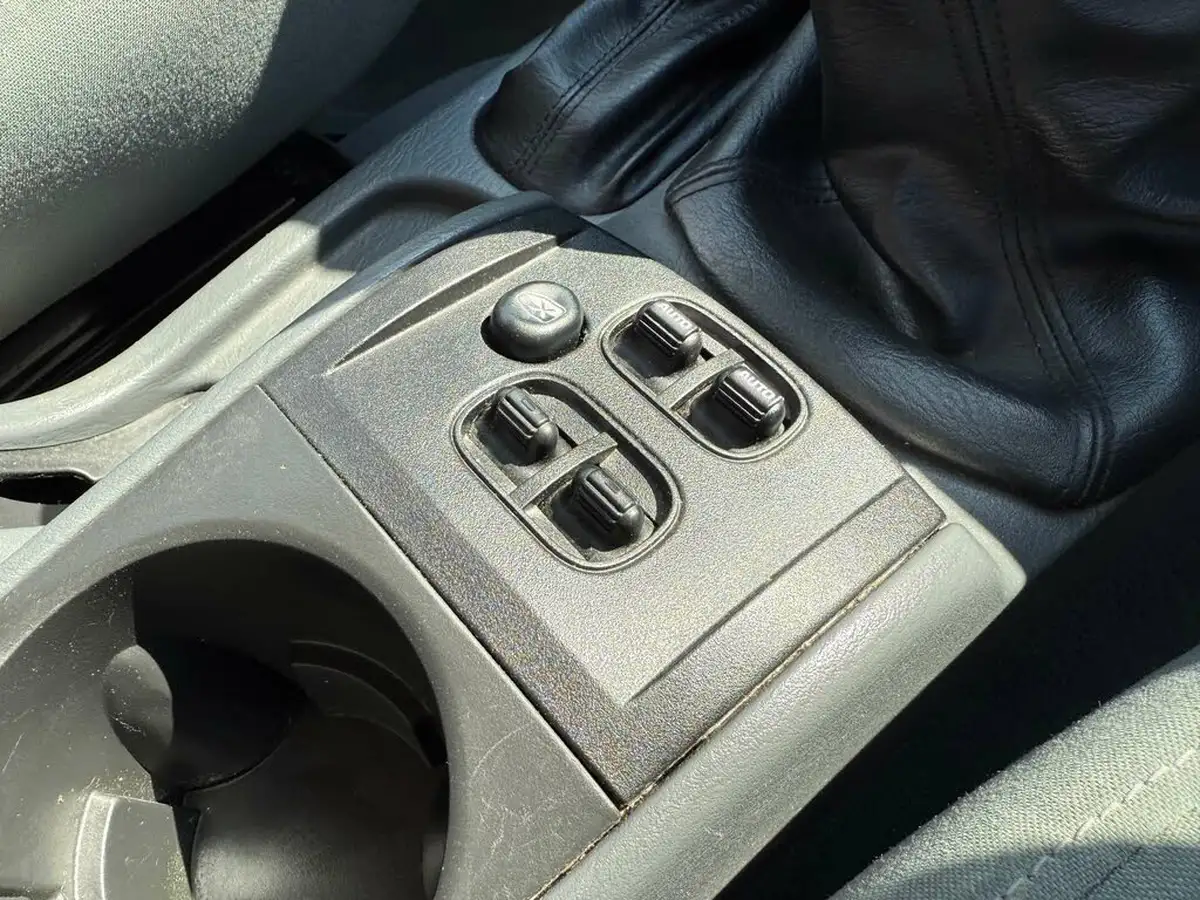 2005-jeep-cherokee-24-sport-big-48