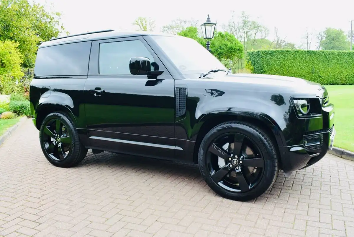 2024-land-rover-90-defender-30-d350-hard-top-x-dynamic-hse-90-big-7