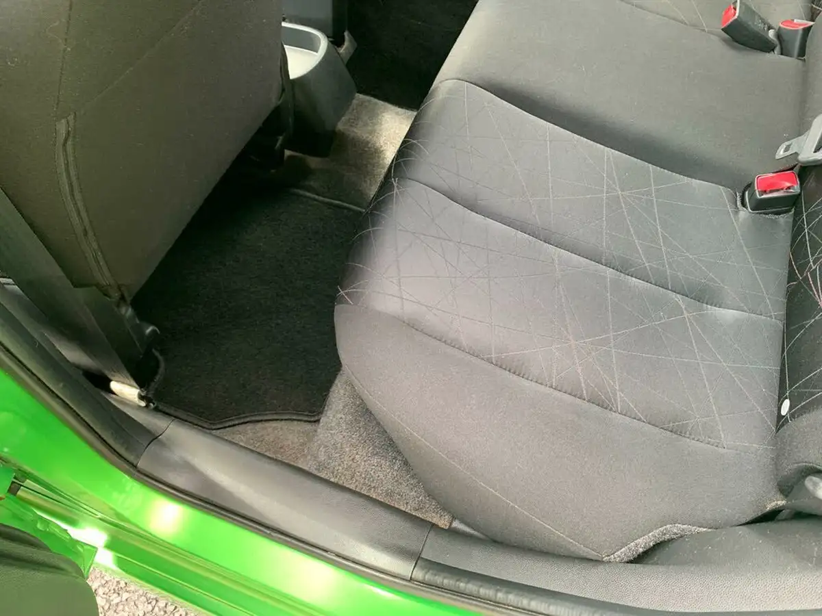 2012-mazda-mazda2-13-tamura-5d-big-15
