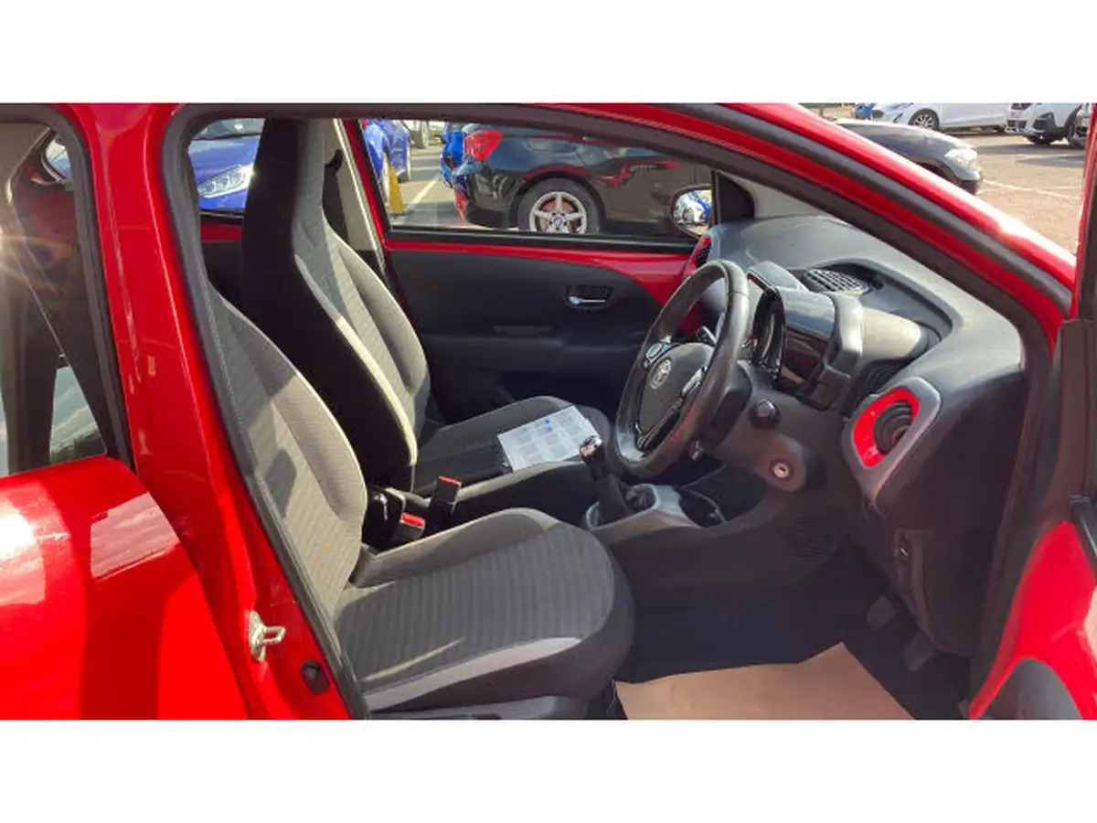 2019-toyota-aygo-10-vvt-i-x-play-big-10