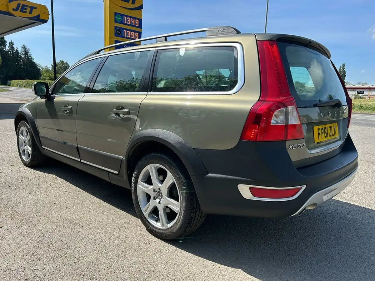 2011-volvo-xc70-24td-d5-se-lux-215bhp-geartronic-big-7