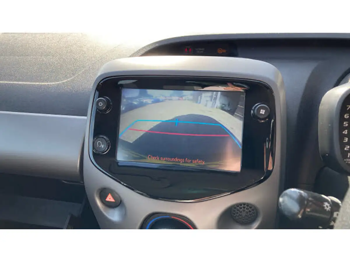 2019-toyota-aygo-10-vvt-i-x-play-big-34