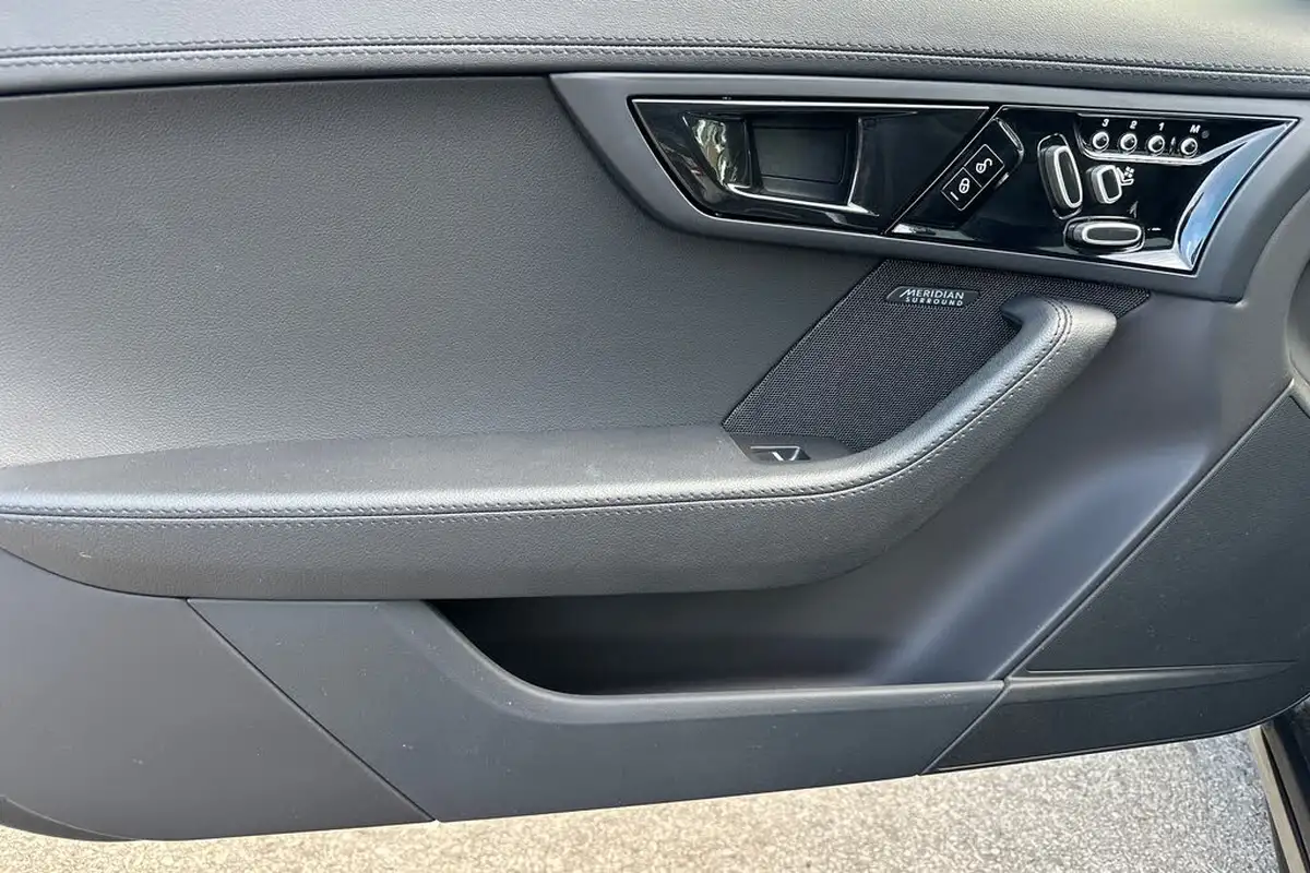 2018-jaguar-f-type-20-i4-r-dynamic-coupe-big-4