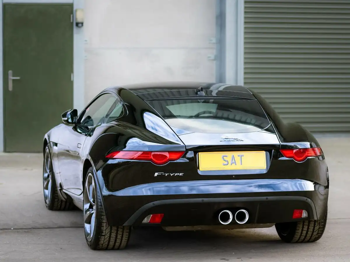 2015-jaguar-f-type-30-v6-coupe-quickshift-big-24