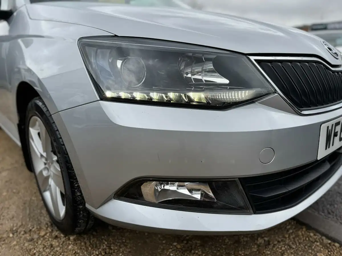 2015-skoda-fabia-12-tsi-se-l-109ps-estate-big-43