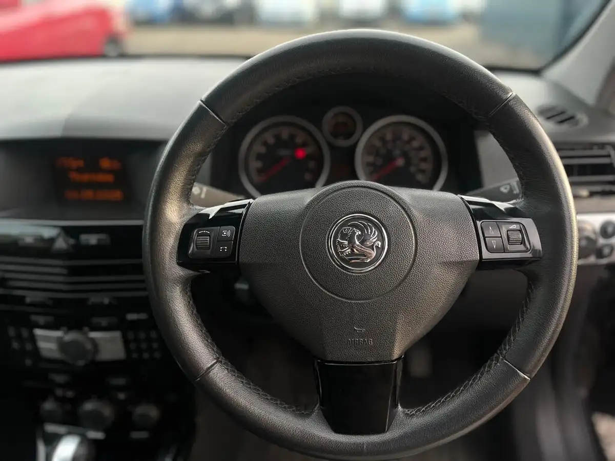 2008-vauxhall-astra-18-design-hatchback-5d-auto-big-13