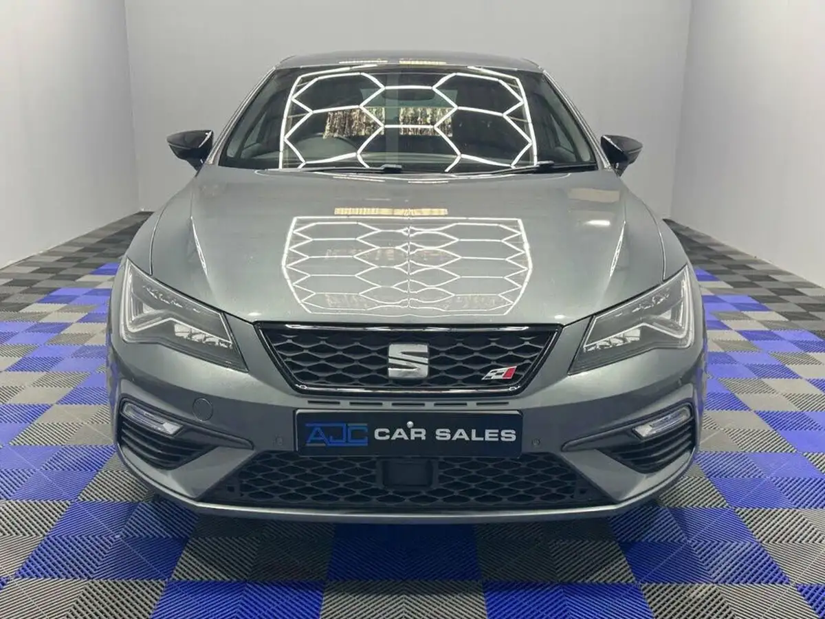 2017-seat-leon-20-tsi-cupra-300-hatchback-5d-big-3