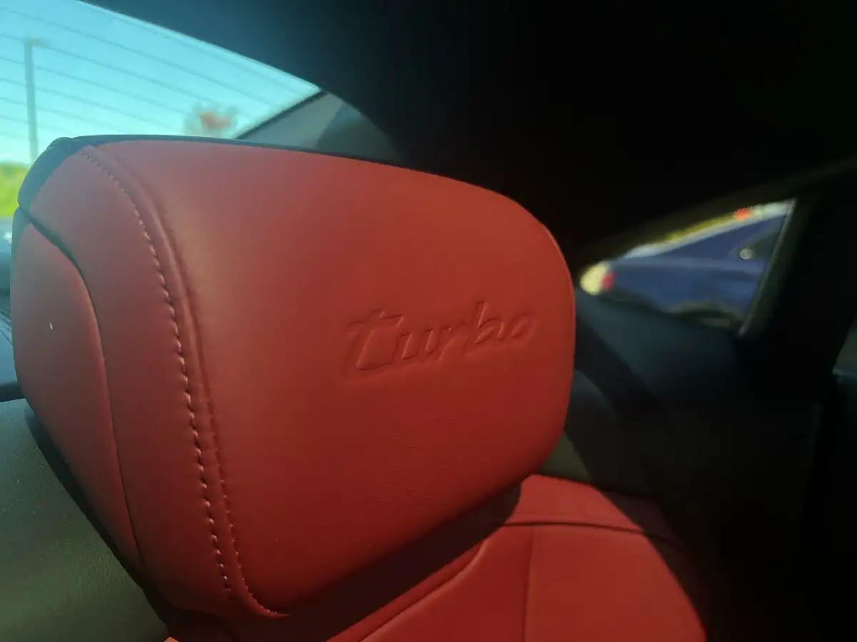 2023-porsche-taycan-e-turbo-big-59