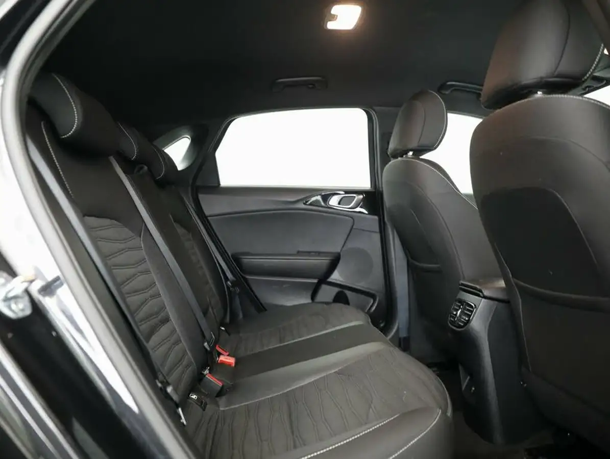 2024-kia-ceed-15-t-gdi-gt-line-138bhp-big-28