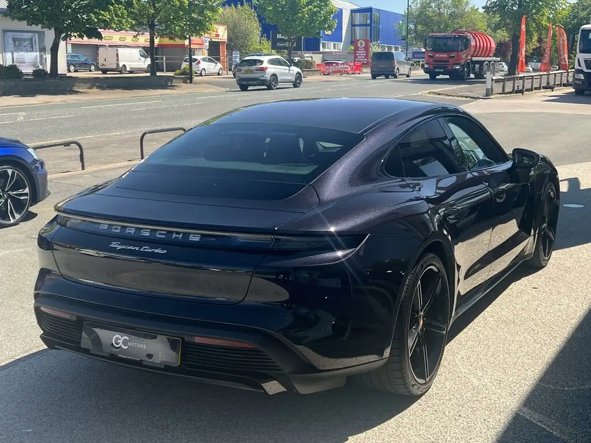 2023-porsche-taycan-e-turbo-big-7