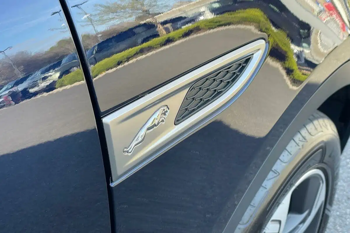 2023-jaguar-e-pace-15-p300e-r-dynamic-se-big-57