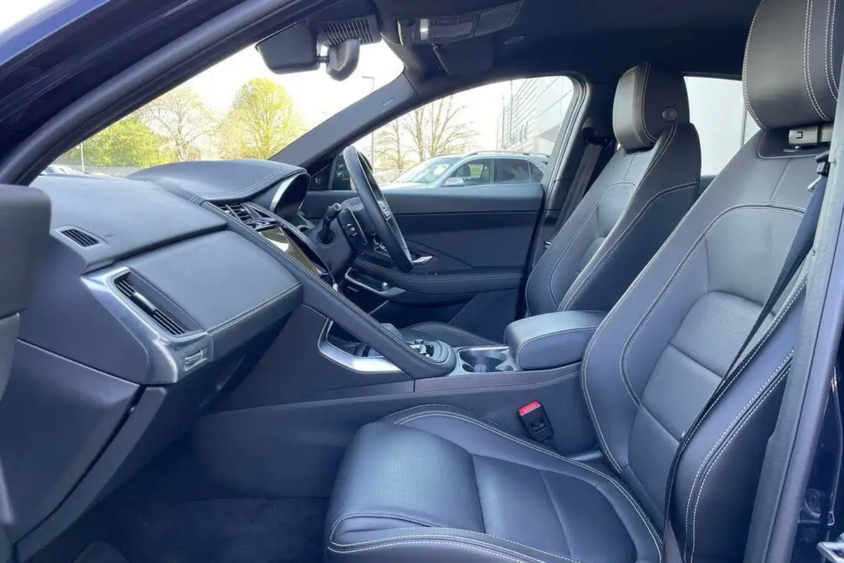 2023-jaguar-e-pace-15-p300e-r-dynamic-se-big-9