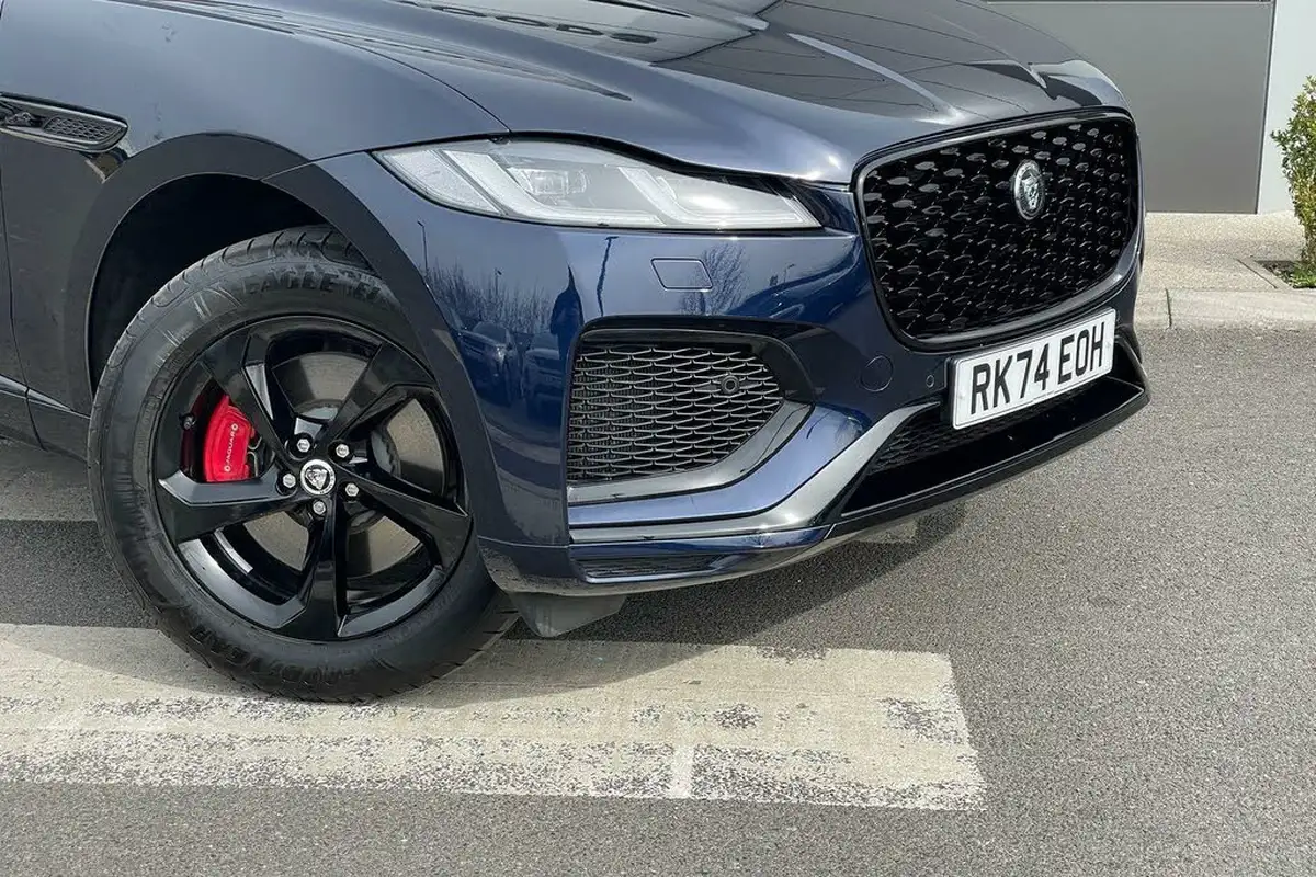 2024-jaguar-f-pace-20-p400e-r-dynamic-se-black-90th-anniversary-edition-big-30