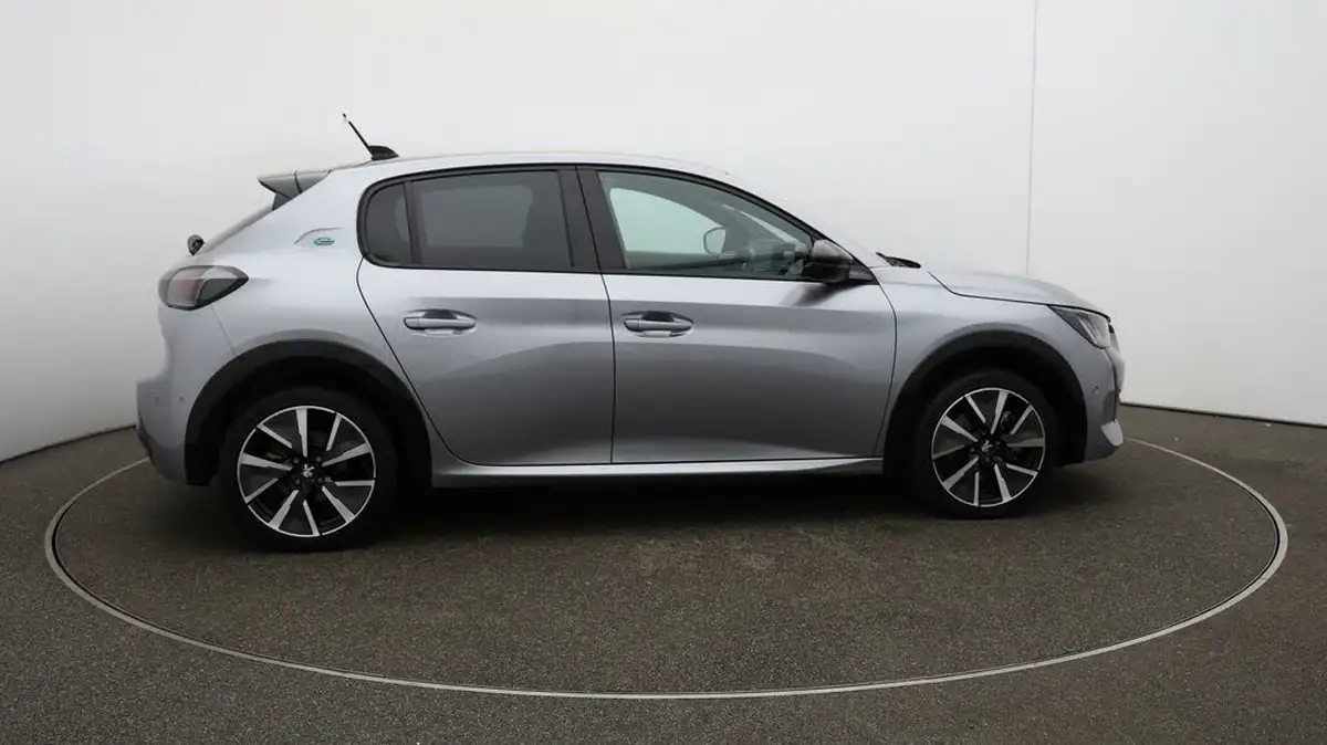 2022-peugeot-208-e-gt-136bhp-50kwh-big-50