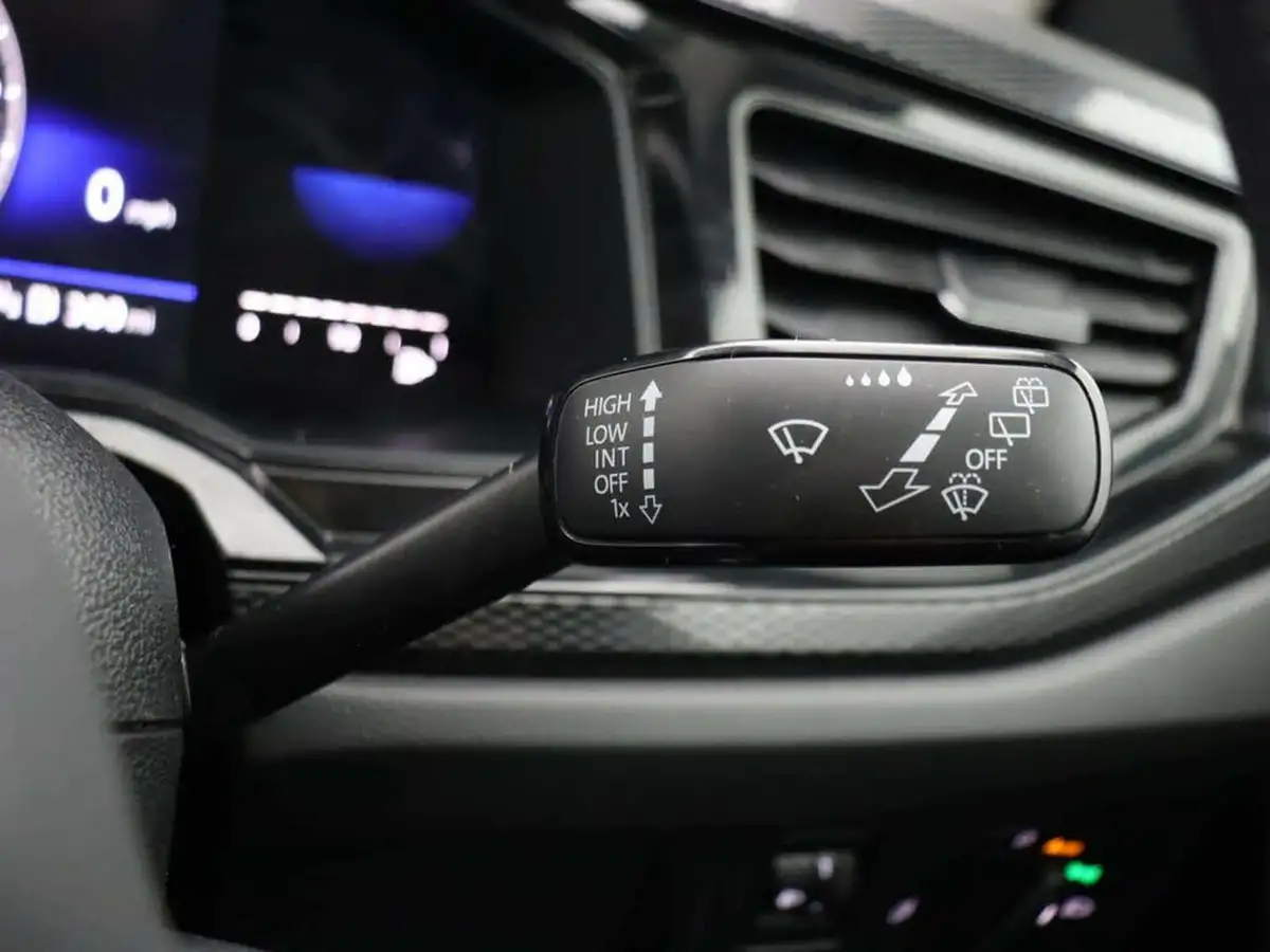 2022-volkswagen-polo-10-tsi-life-big-41