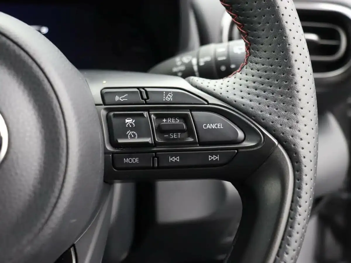 2023-toyota-yaris-cross-15-vvt-i-gr-sport-big-26