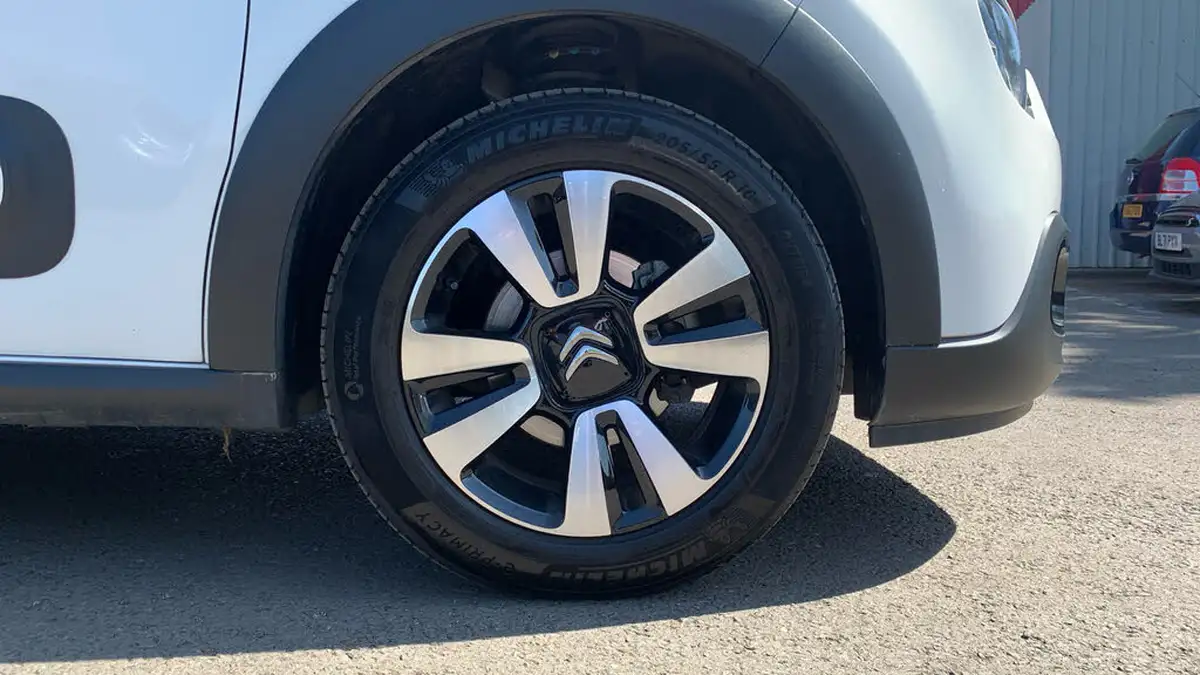 2024-citroen-c3-12-puretech-plus-110ps-eat6-big-16