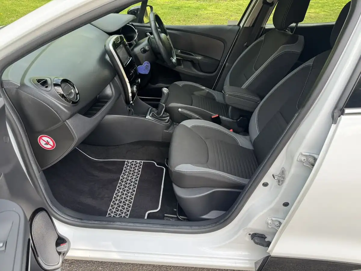2016-renault-clio-09-tce-dynamique-s-nav-big-21