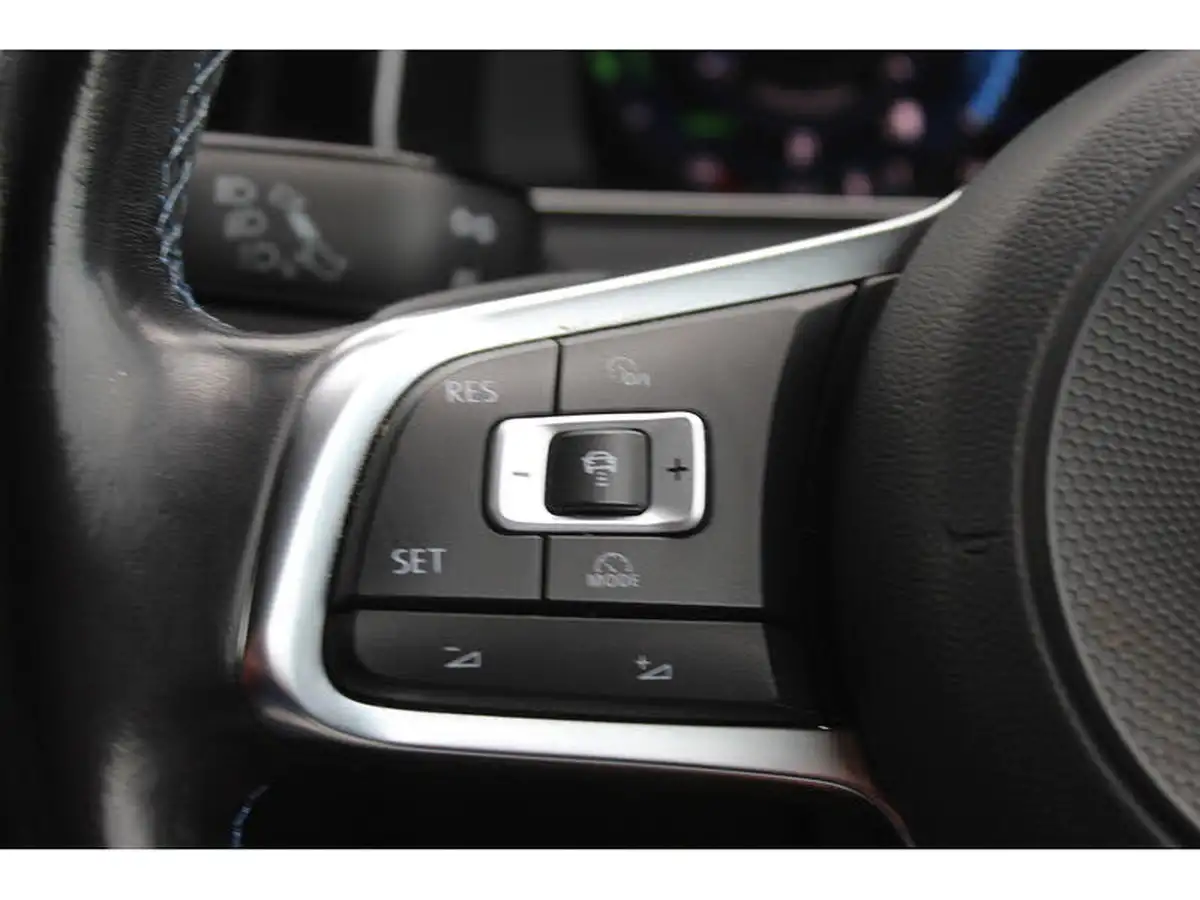 2017-volkswagen-golf-14-tsi-gte-advance-ss-big-20