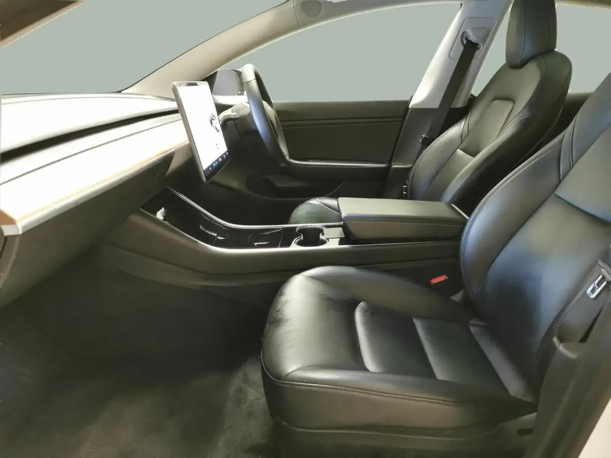 2020-tesla-model-3-e-long-range-big-2