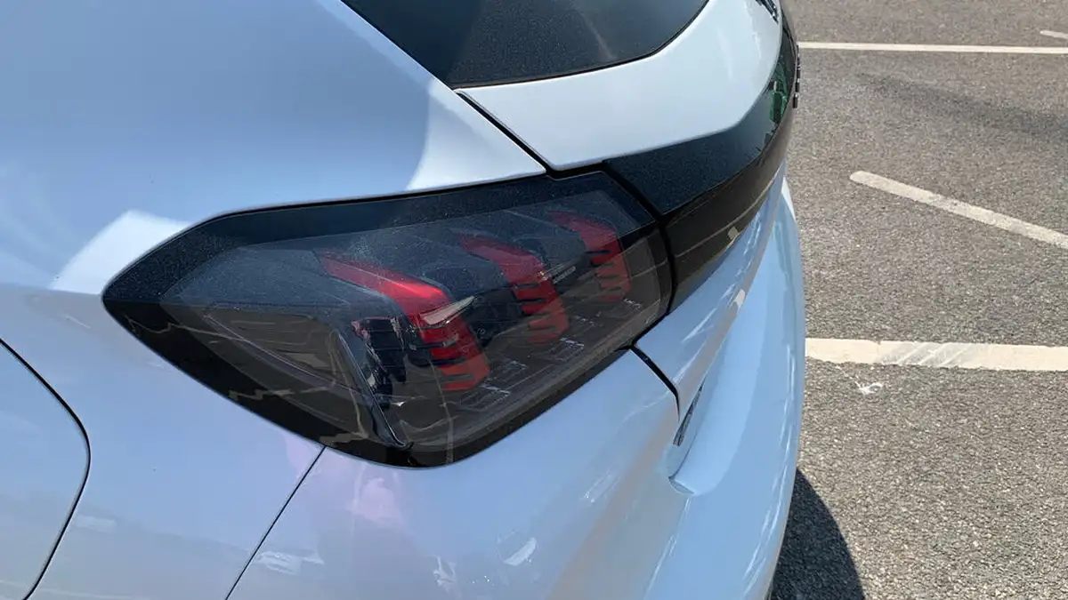 2022-peugeot-208-12-puretech-gt-130bhp-eat8-big-44
