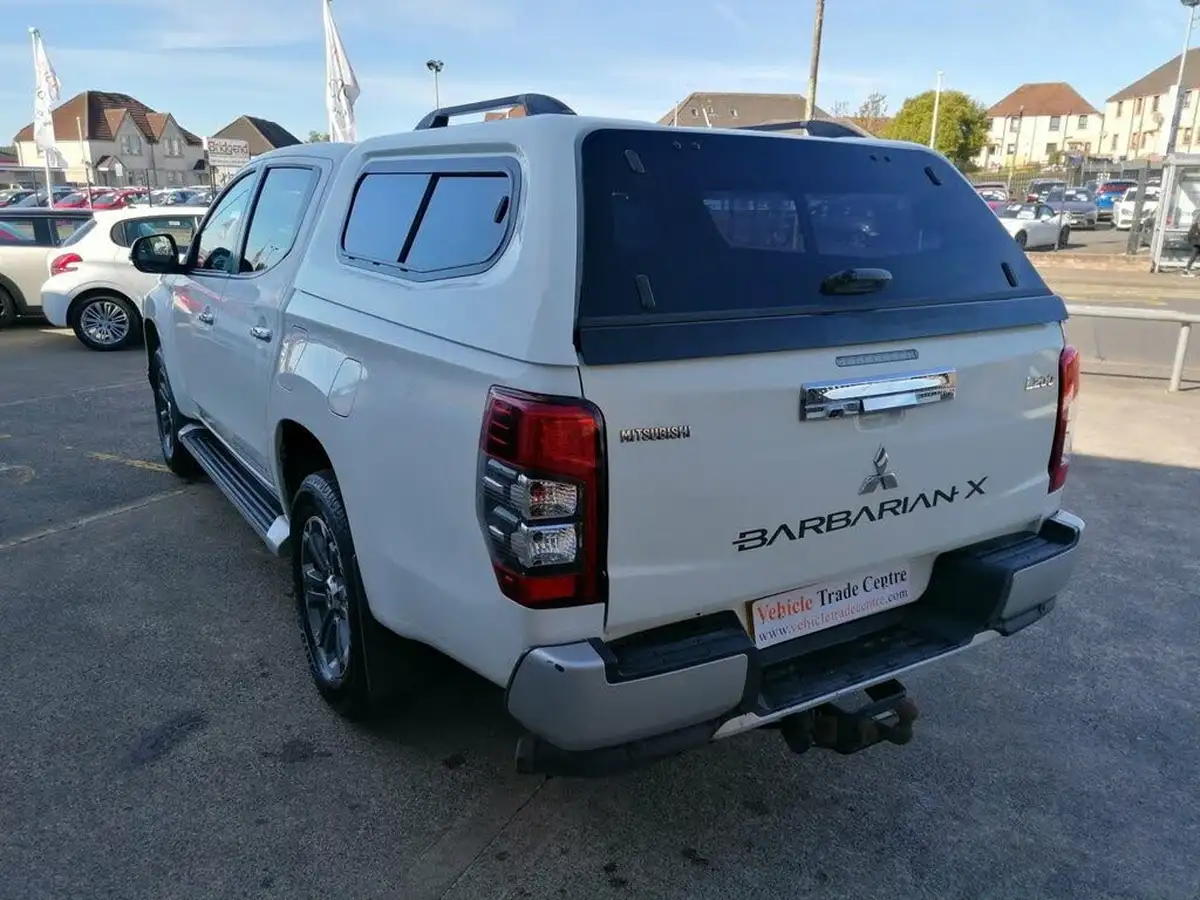 2020-mitsubishi-l200-22di-d-barbarian-x-big-3
