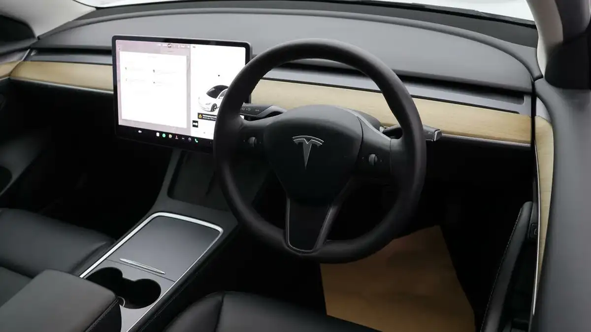 2021-tesla-model-3-e-long-range-4x4-big-8