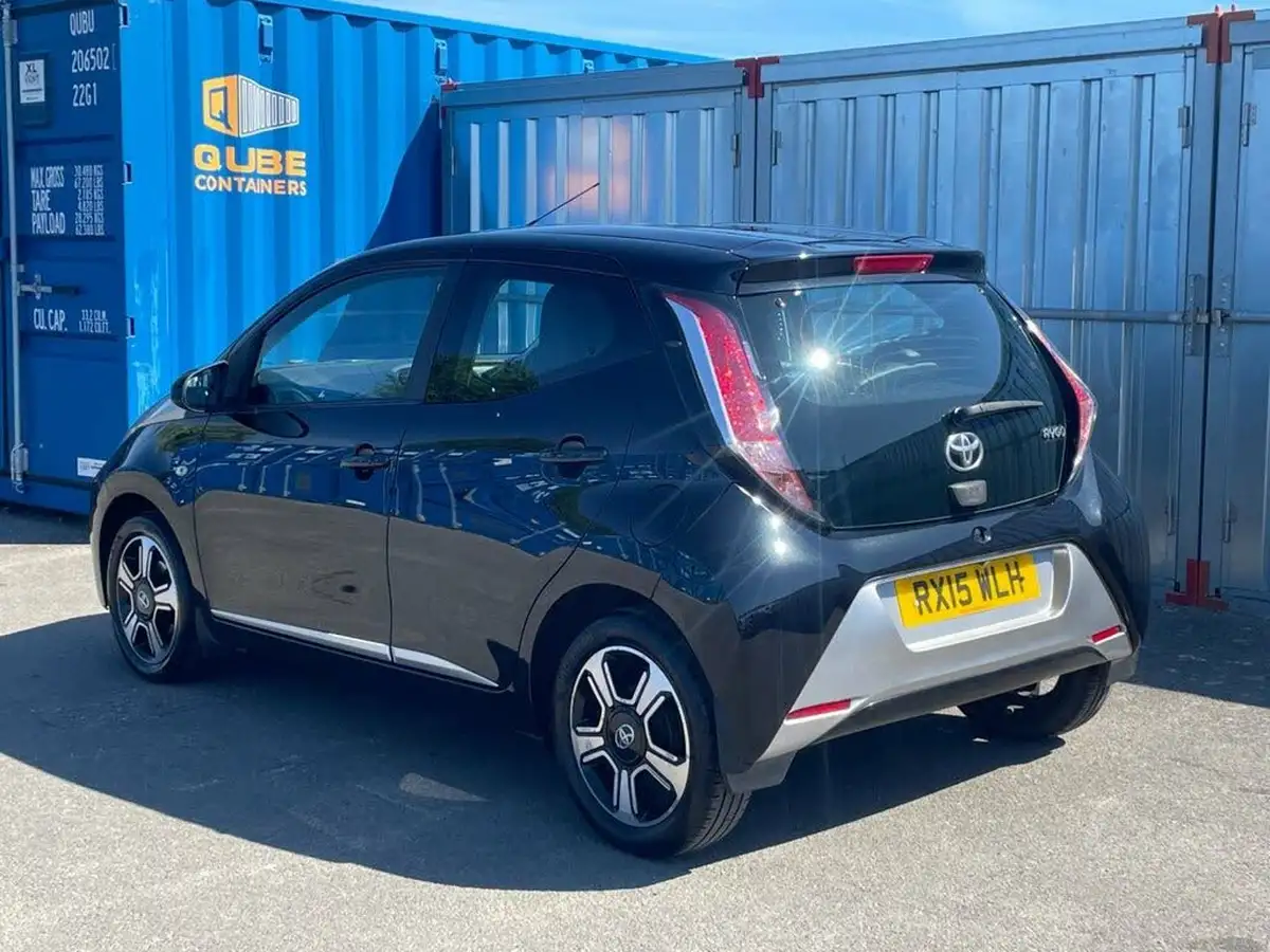 2015-toyota-aygo-10-vvt-i-x-clusiv-5d-big-2