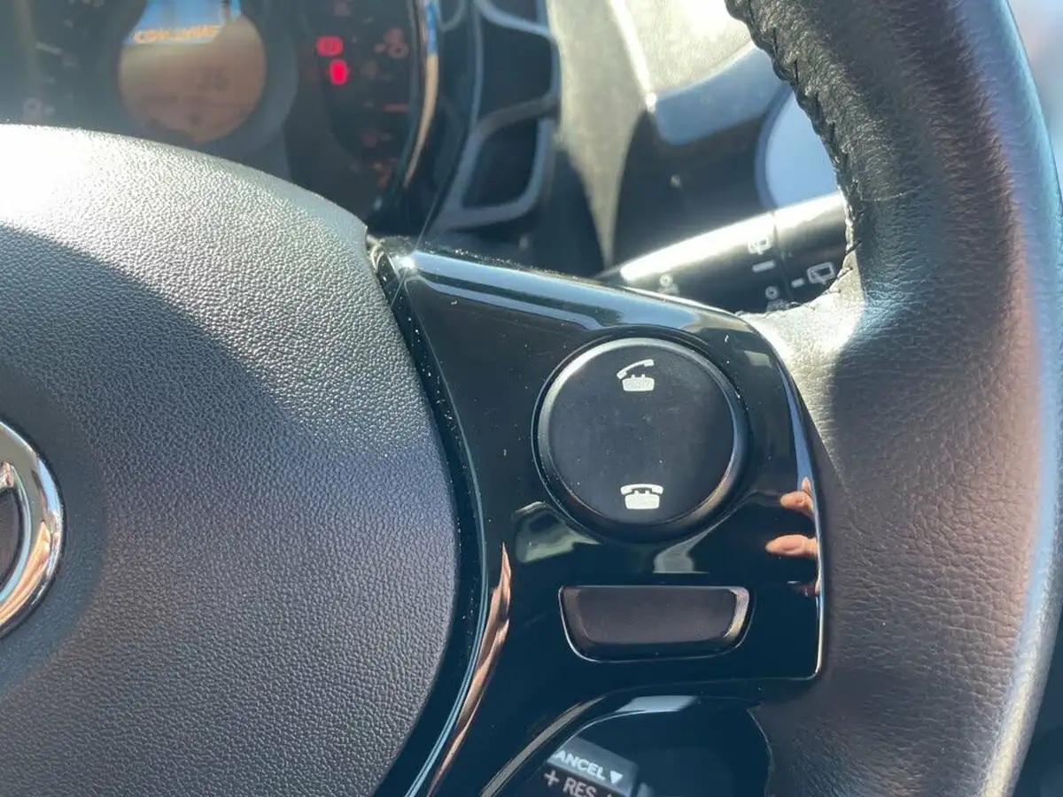 2015-toyota-aygo-10-vvt-i-x-clusiv-5d-big-26
