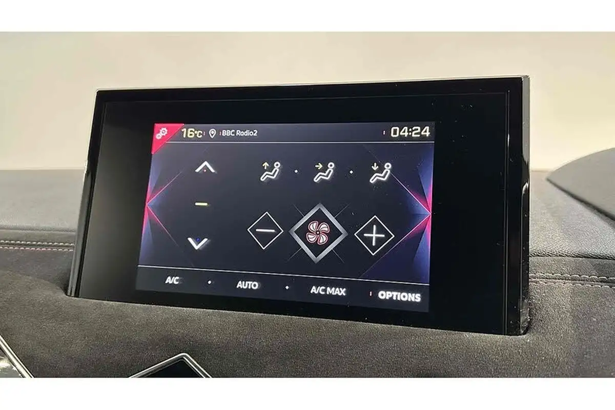 2022-ds-ds-3-crossback-12-puretech-performance-line-130ps-eat8-big-31