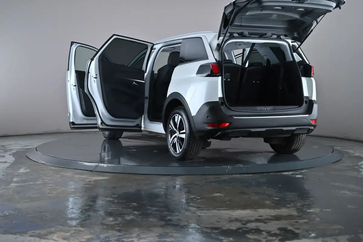 2018-peugeot-5008-suv-12-puretech-allure-eat6-big-55