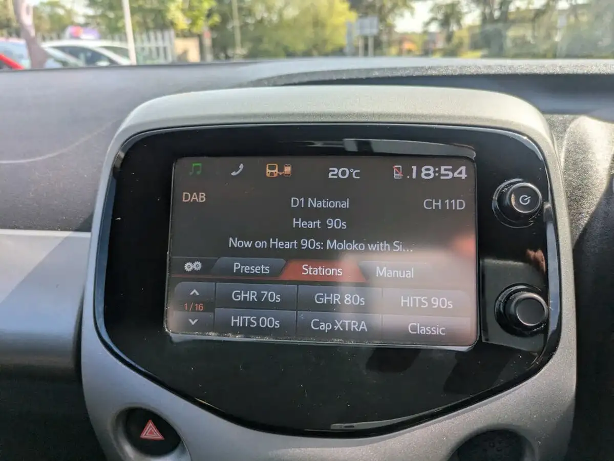 2016-citroen-c1-12-puretech-feel-81ps-5d-big-18