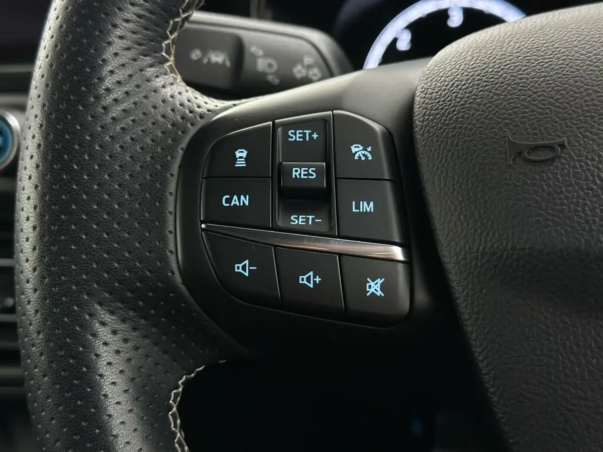 2020-ford-focus-20-st-hatchback-big-12