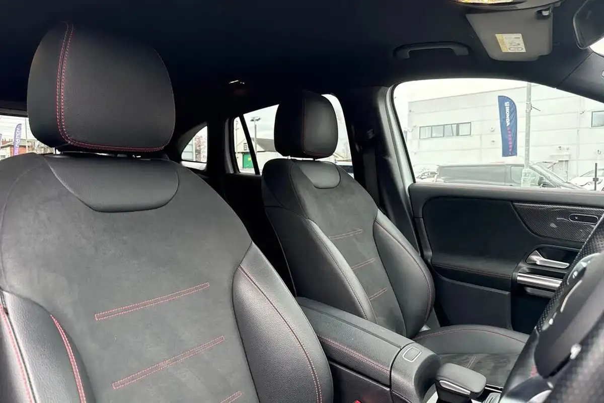 2021-mercedes-benz-gla-class-13-gla-200-amg-line-big-22