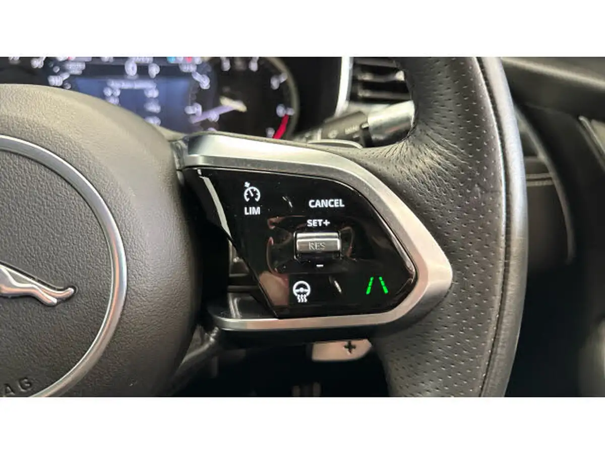2022-jaguar-f-pace-20-p250-r-dynamic-black-big-28
