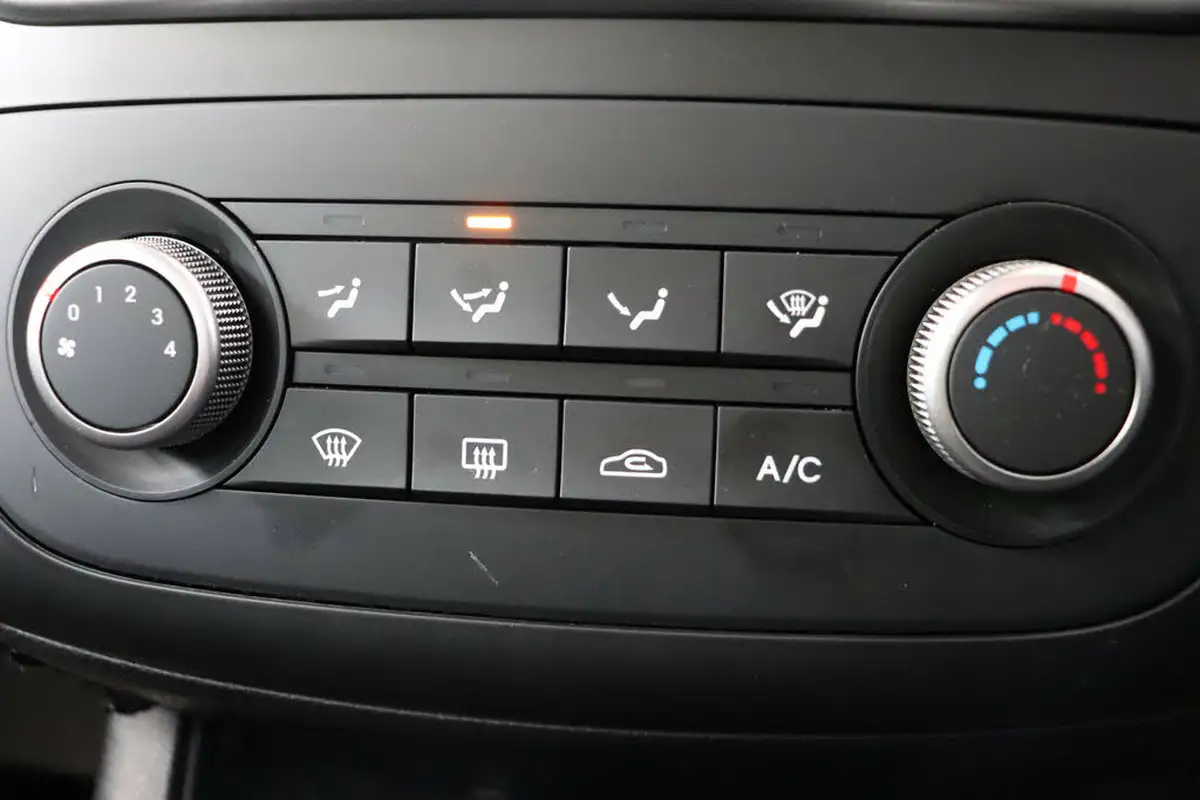 2017-kia-venga-14-2-big-52
